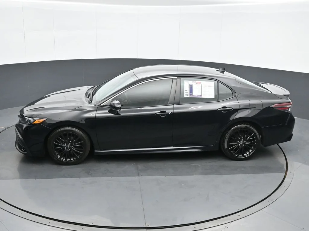 Used 2022 Black Toyota SE Nightshade image 18