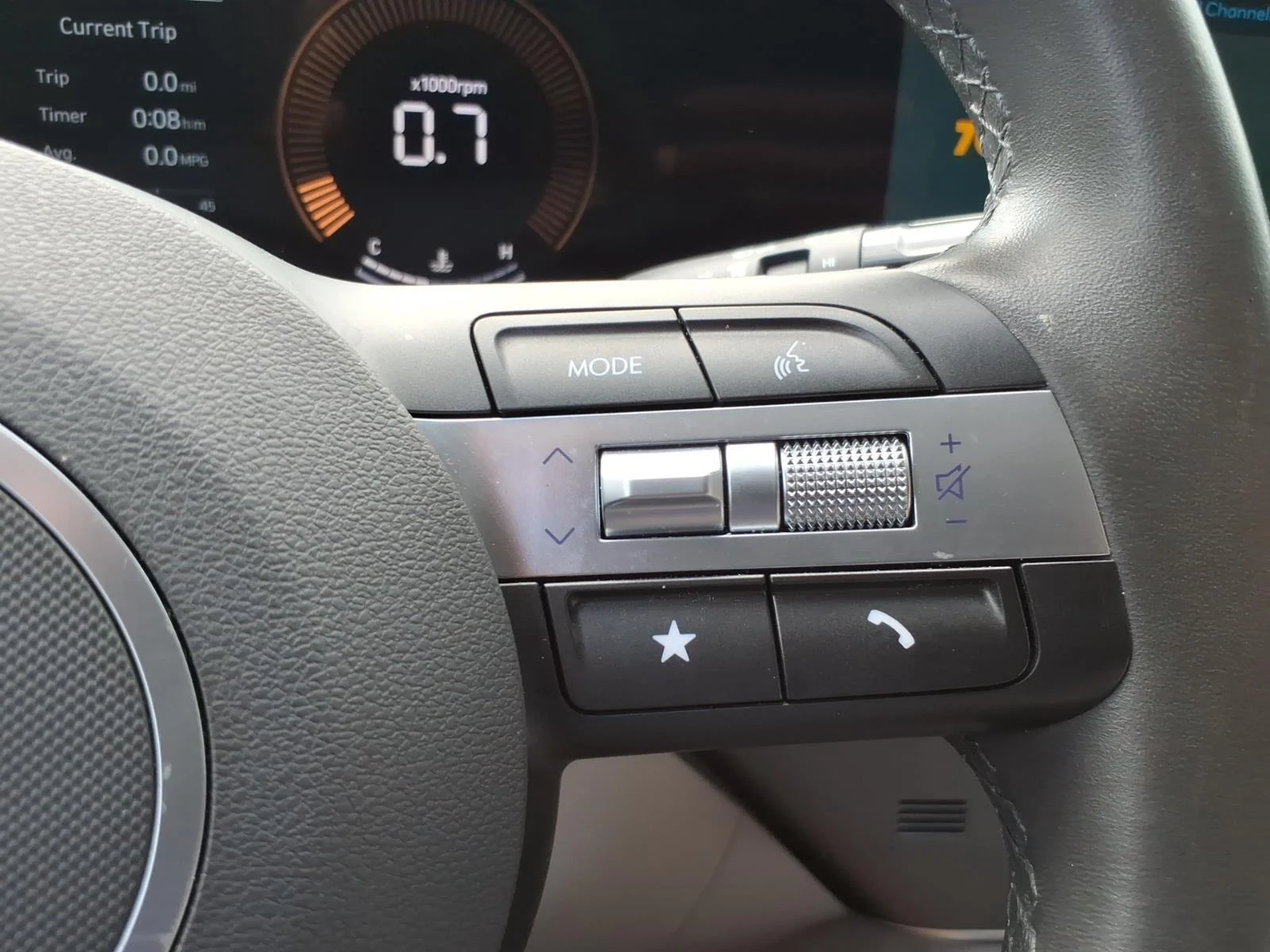 Used 2025 Abyss Black Pearl Hyundai SEL image 16