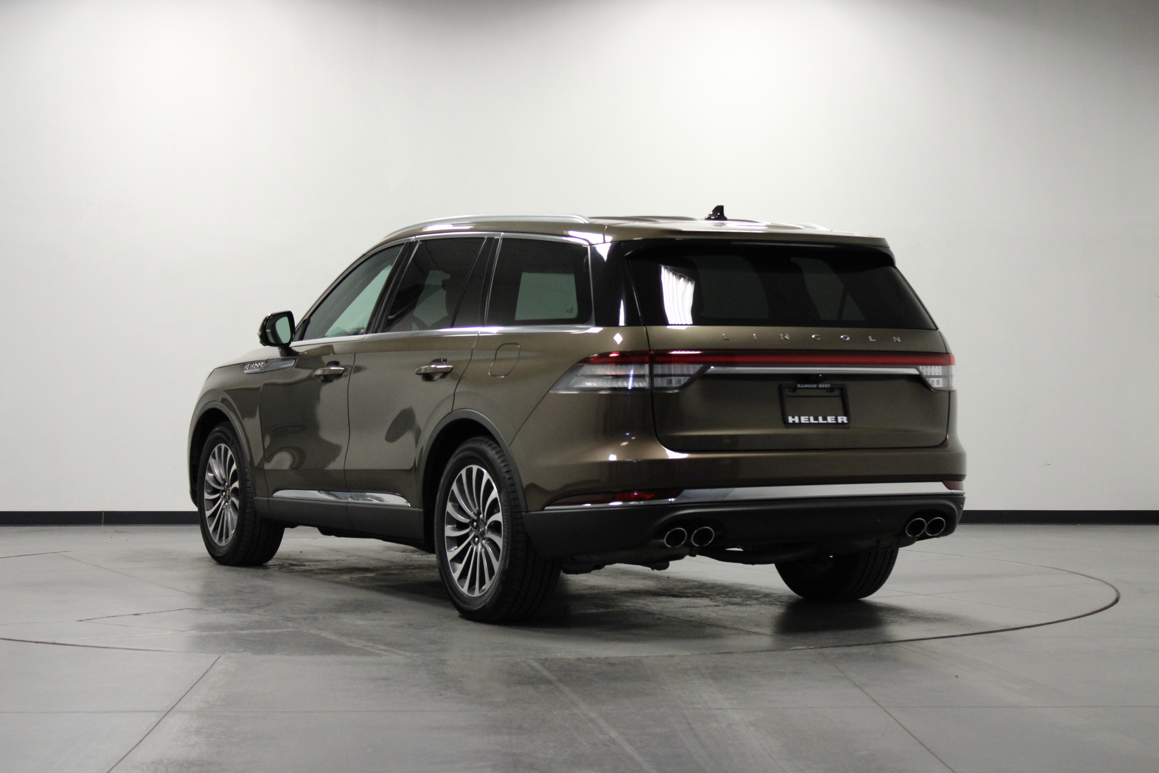 Used 2022 Bronze Smoke Metallic Clearcoat Lincoln Reserve image 6