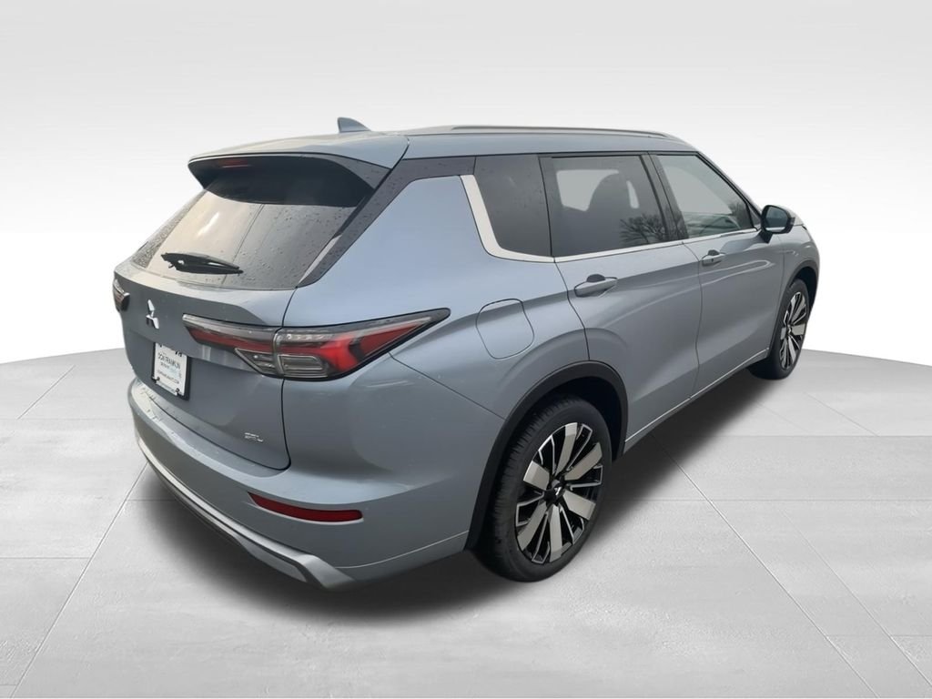 New 2026 Gray Mitsubishi SEL image 8