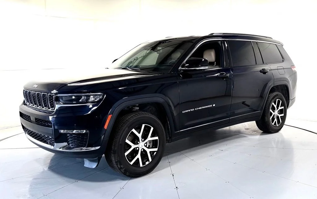 Used 2024 Black Jeep Limited image 8