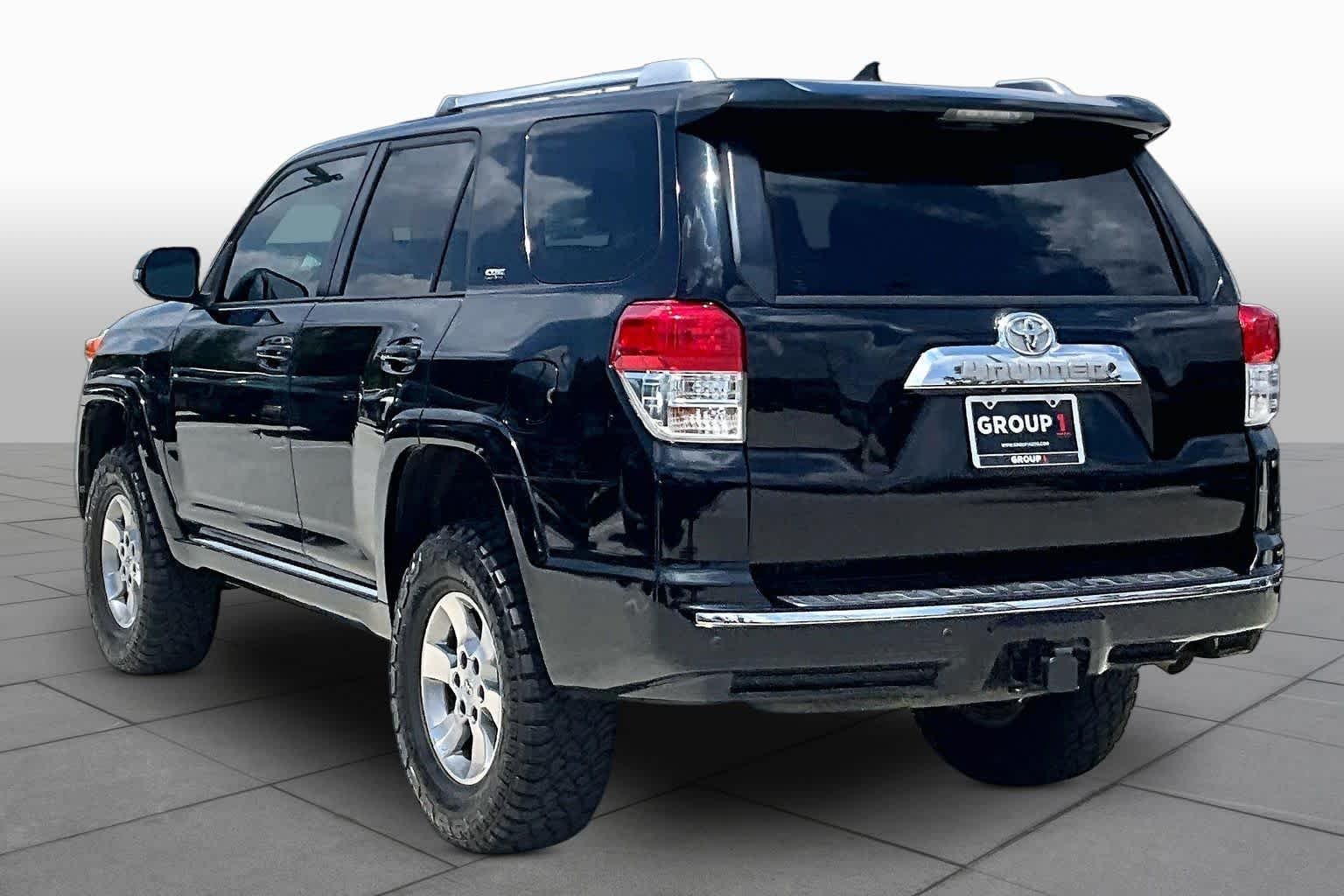 Used 2011 Black Toyota SR5 image 11