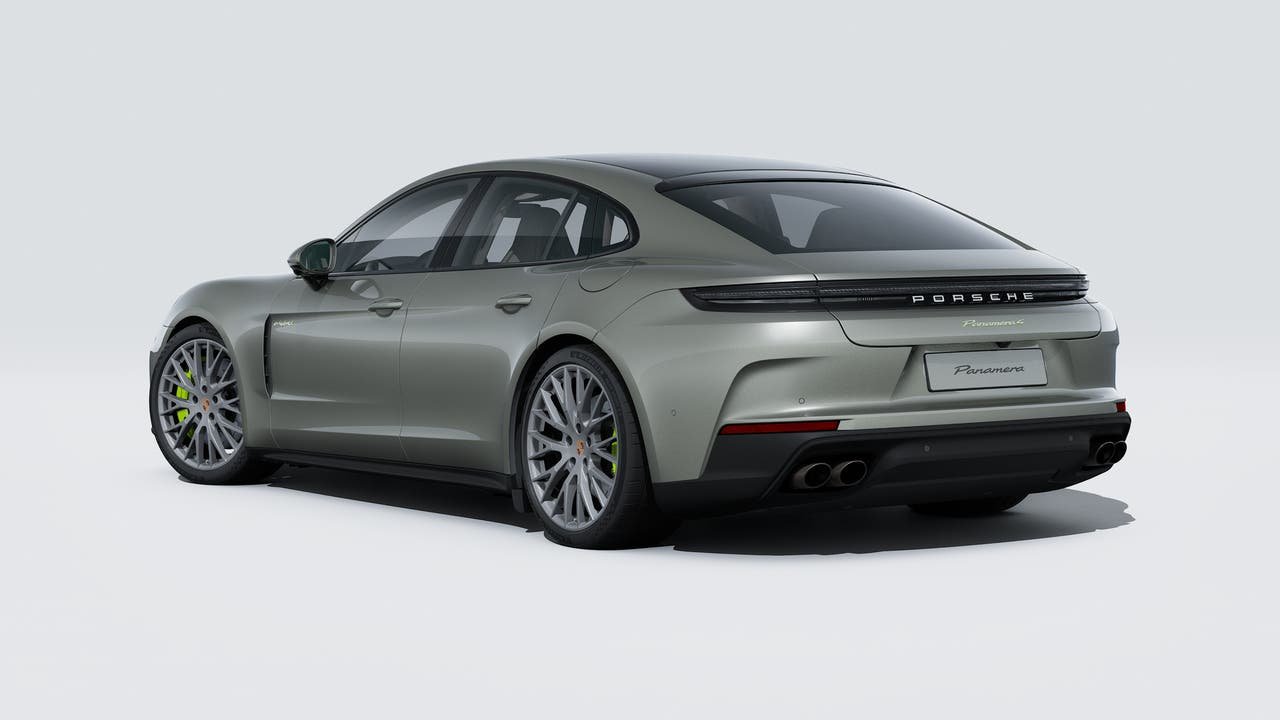 New 2027 Aventurine Green Metallic Porsche 4 E-Hybrid image 3