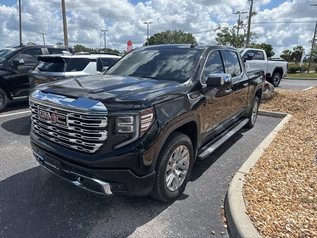 2023 GMC Sierra 4WD Crew Cab Short Box Denali's photo