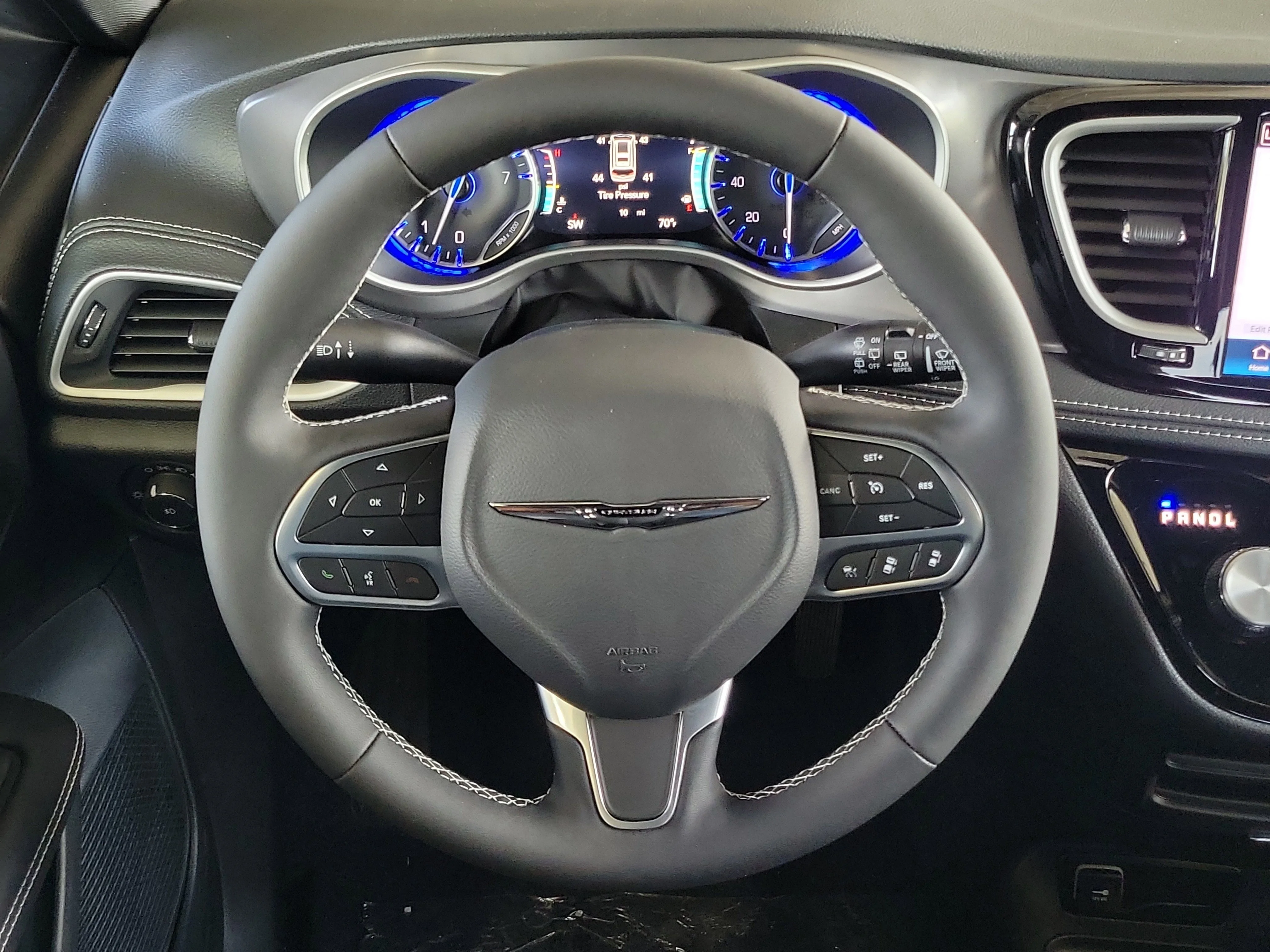 New 2026 Bright White Clear-Coat Exterior Paint Chrysler Select image 20