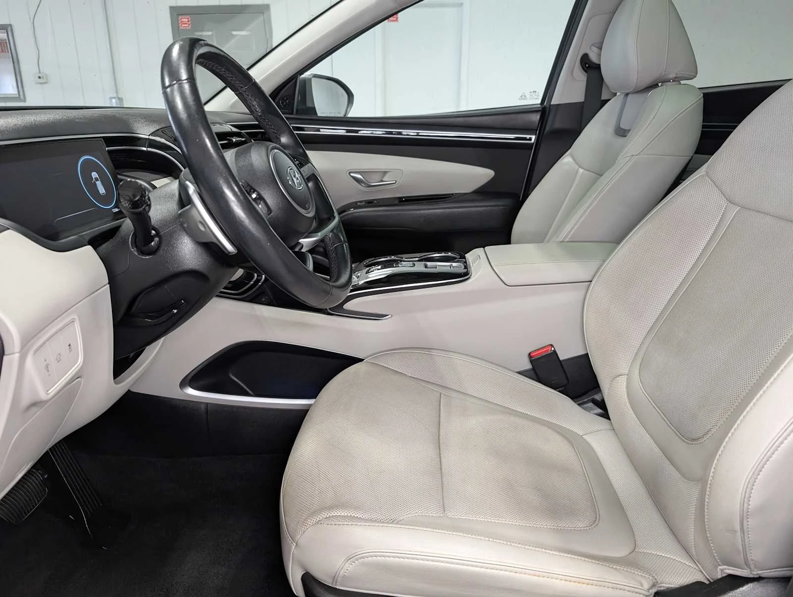 Used 2023 Serenity White Pearl Hyundai Limited image 4
