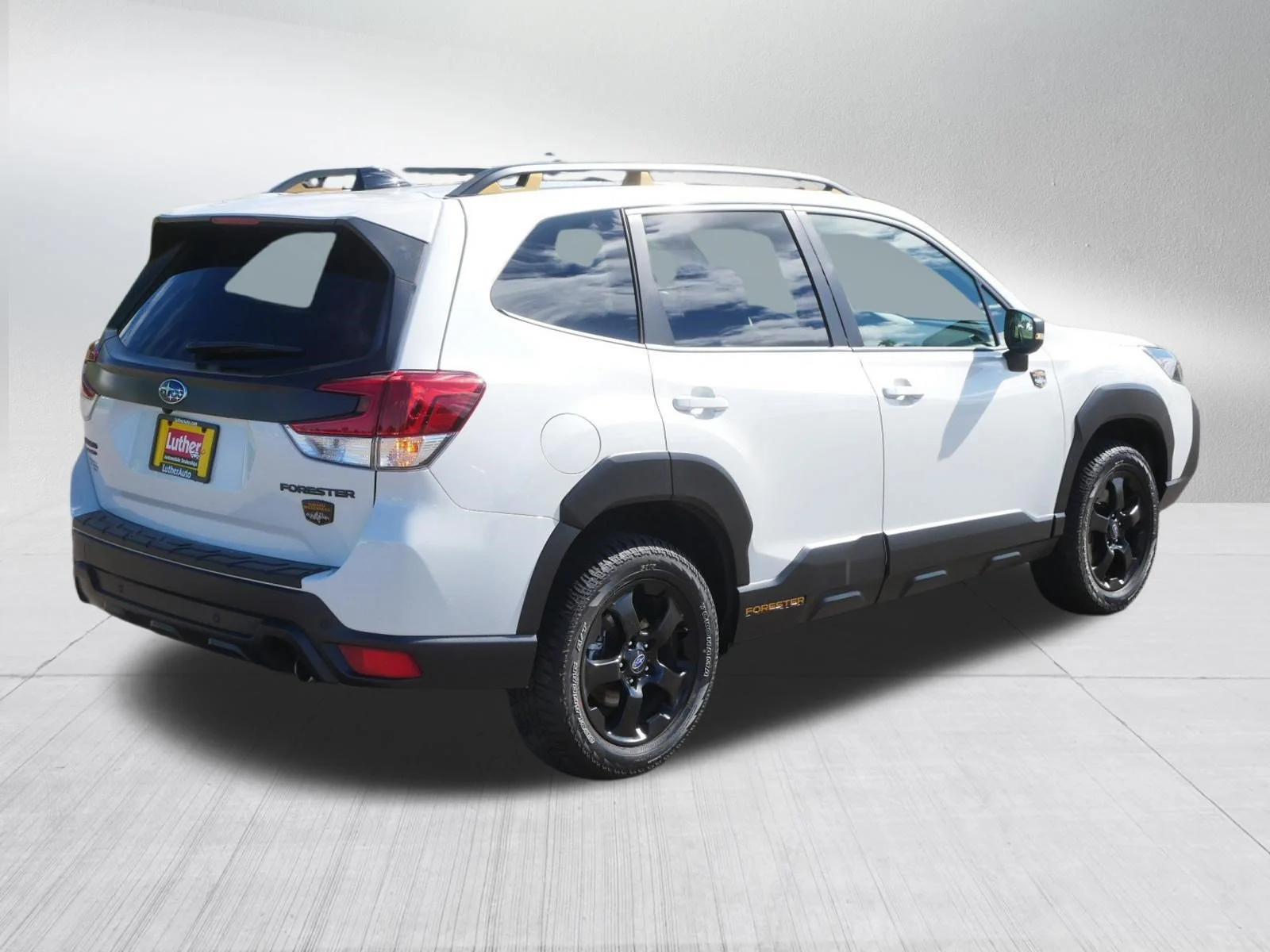 Used 2024 Crystal White Pearl Subaru Wilderness image 7