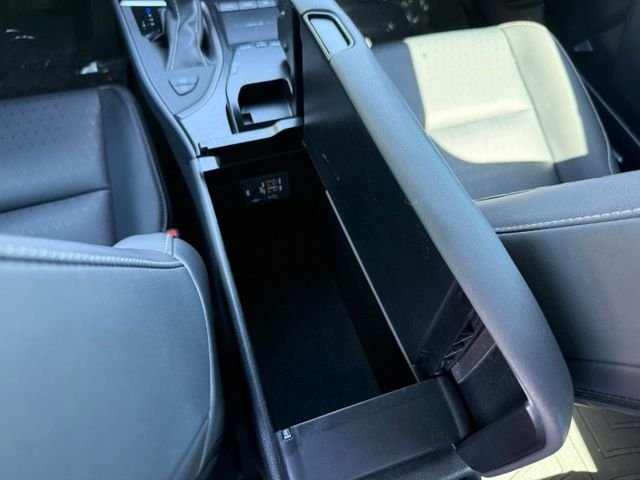 2021 Lexus UX Hybrid 250h - Photo 28