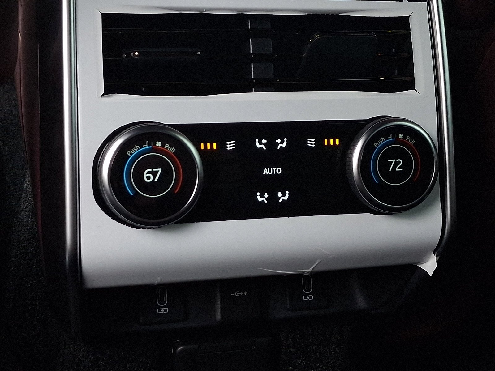New 2027 Santorini Black Land Rover SE image 6