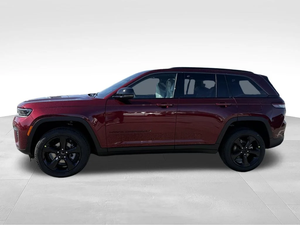 New 2026 Velvet Red Pearl-Coat Exterior Paint Jeep Limited image 2