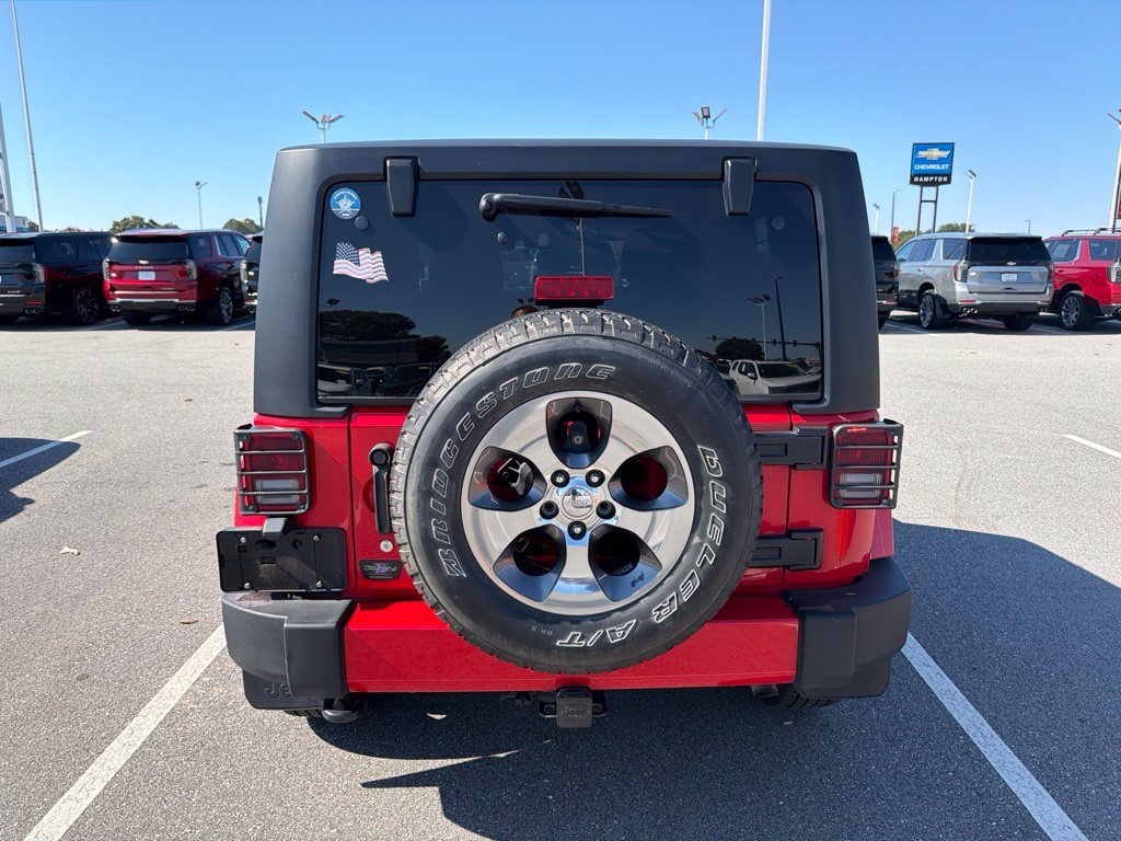 Used 2016 Red Jeep Sahara image 4