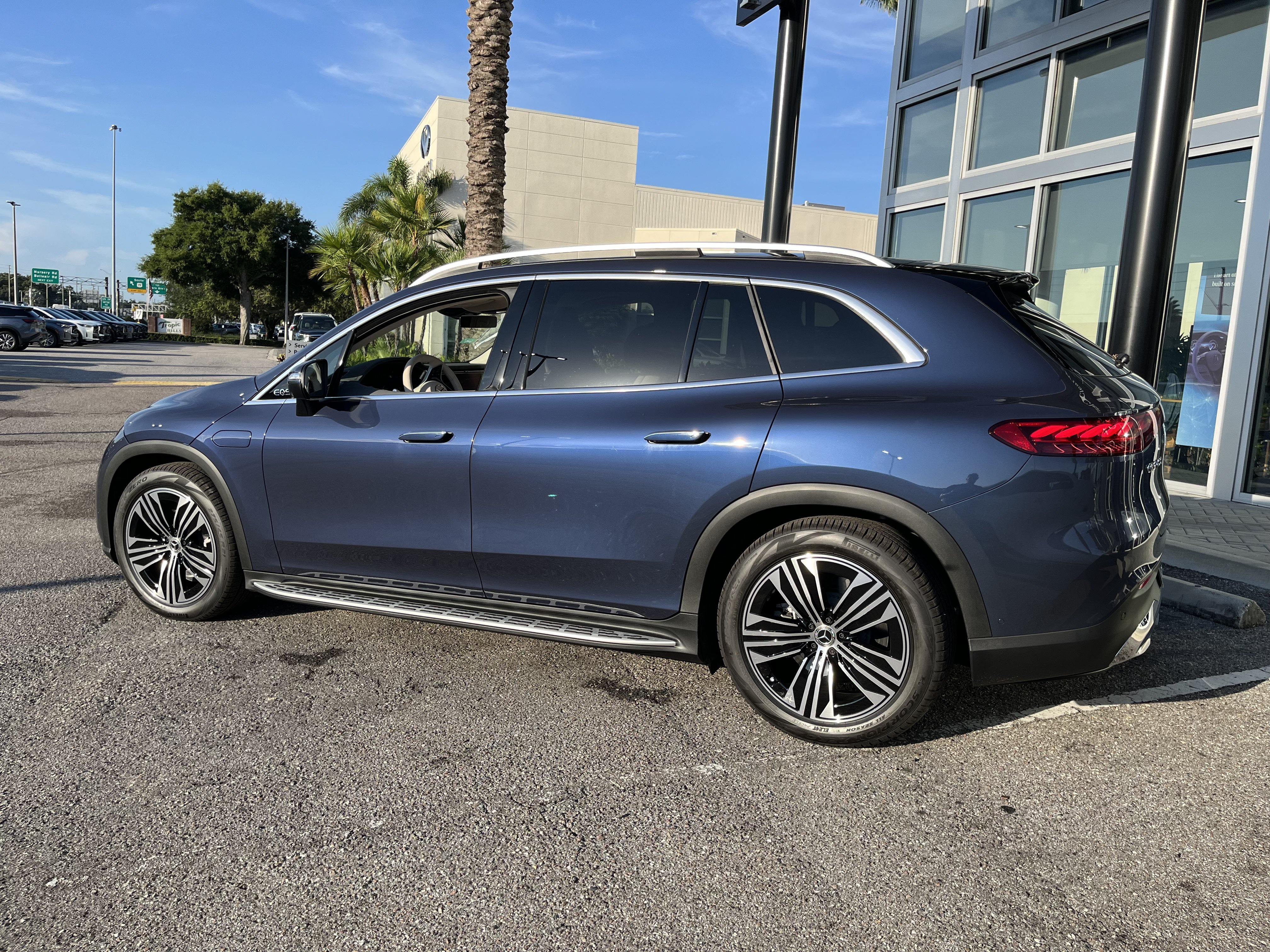 New 2026 Twilight Blue Metallic Mercedes-Benz EQS 400 image 4
