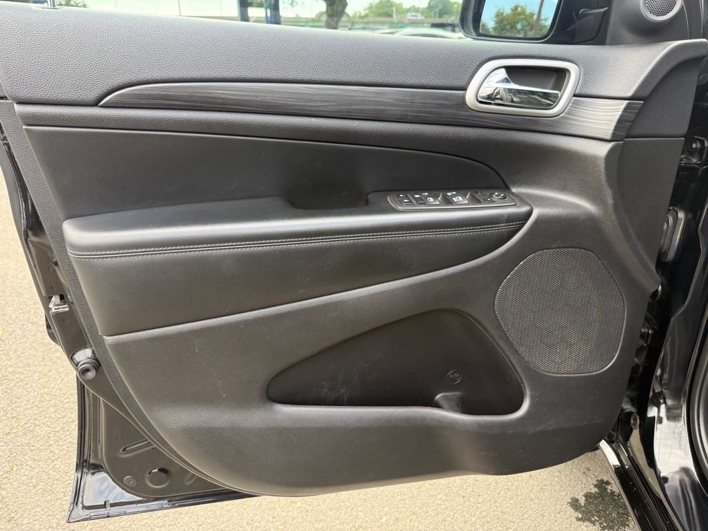 Used 2022 Black Jeep Laredo X image 23