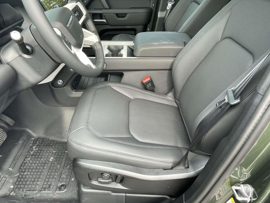 New 2026 Woolstone Green Land Rover S image 14