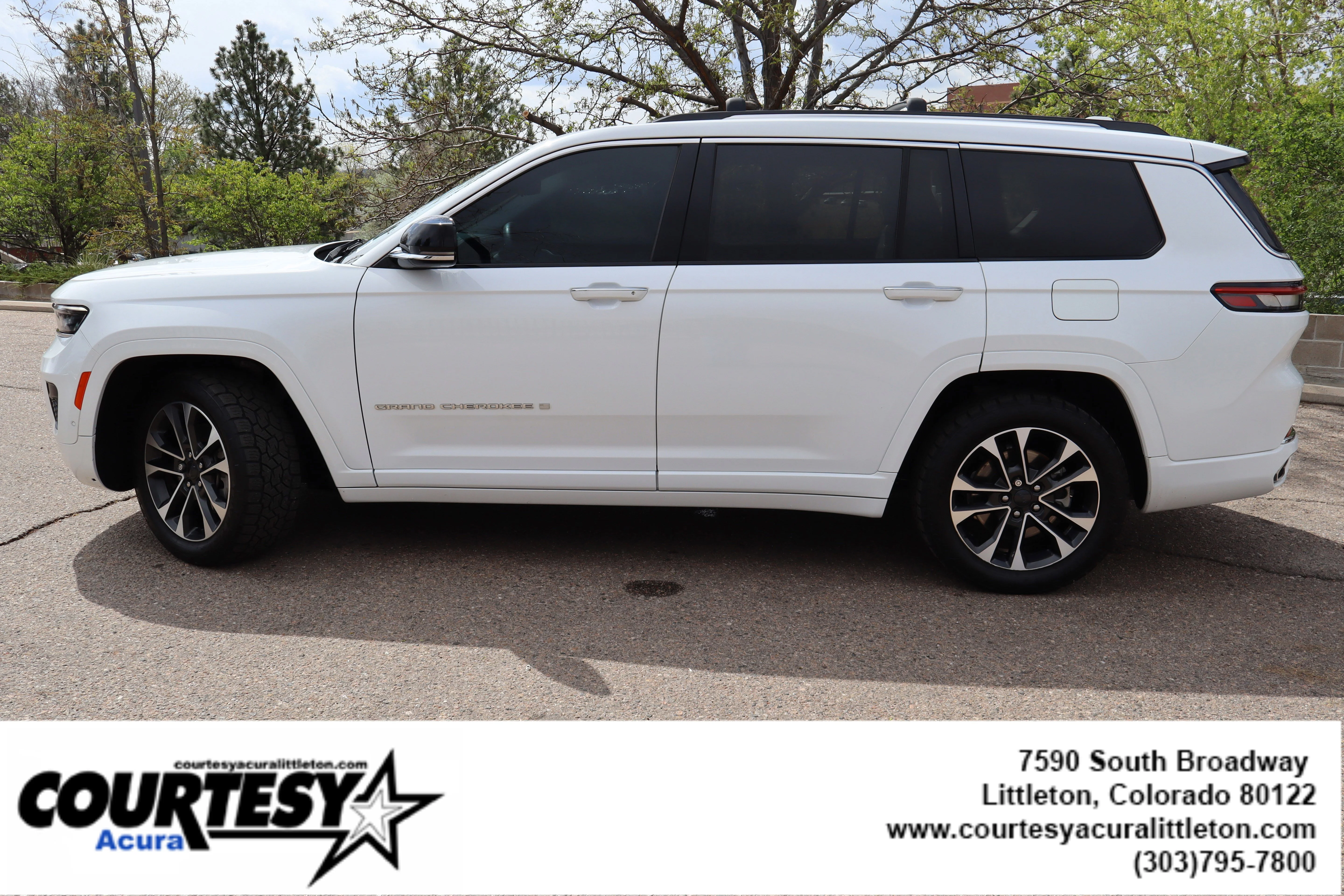 Used 2022 Bright White Clearcoat Jeep Overland image 3