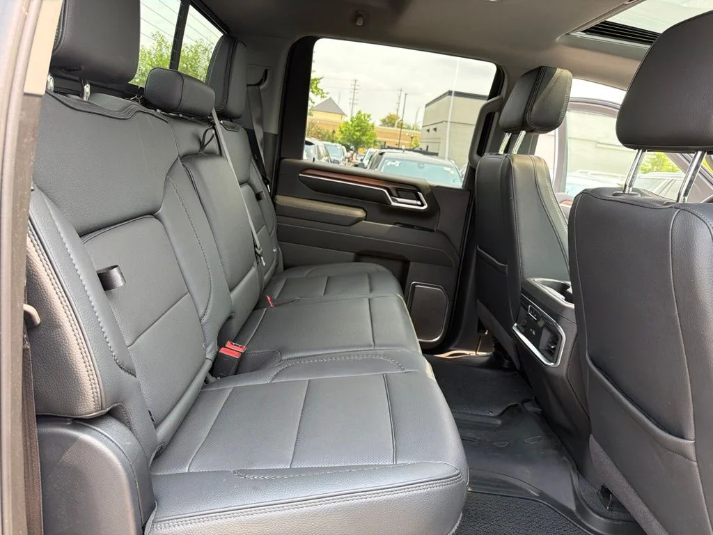 Used 2025 White GMC Denali image 24