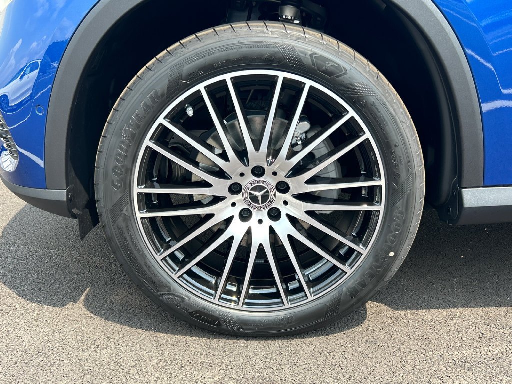New 2026 Starling Blue Metallic Mercedes-Benz GLC 300 image 70