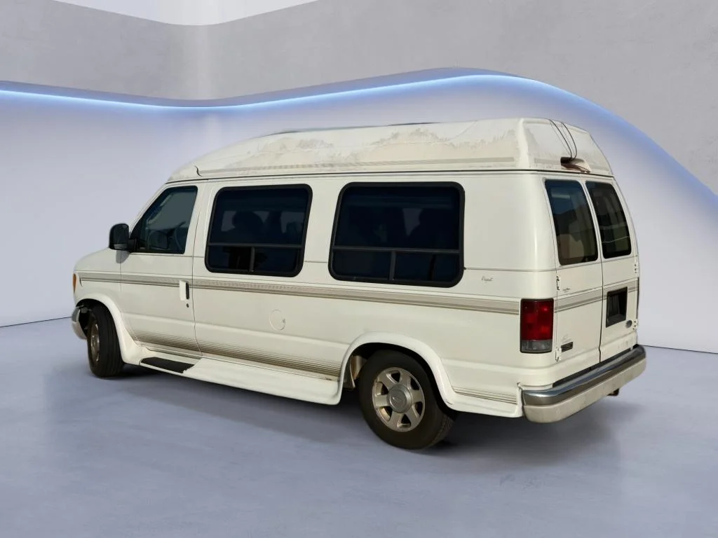 Used 2004 Oxford White Clearcoat Ford Recreational image 3