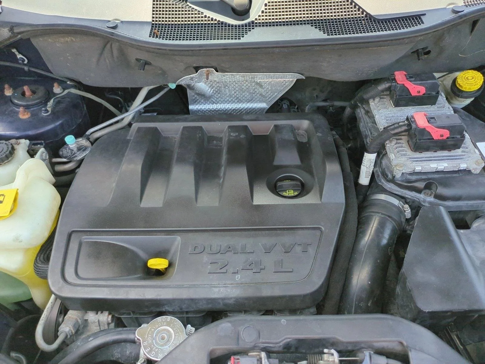 Used 2014 True Blue Pearlcoat Jeep Latitude image 20