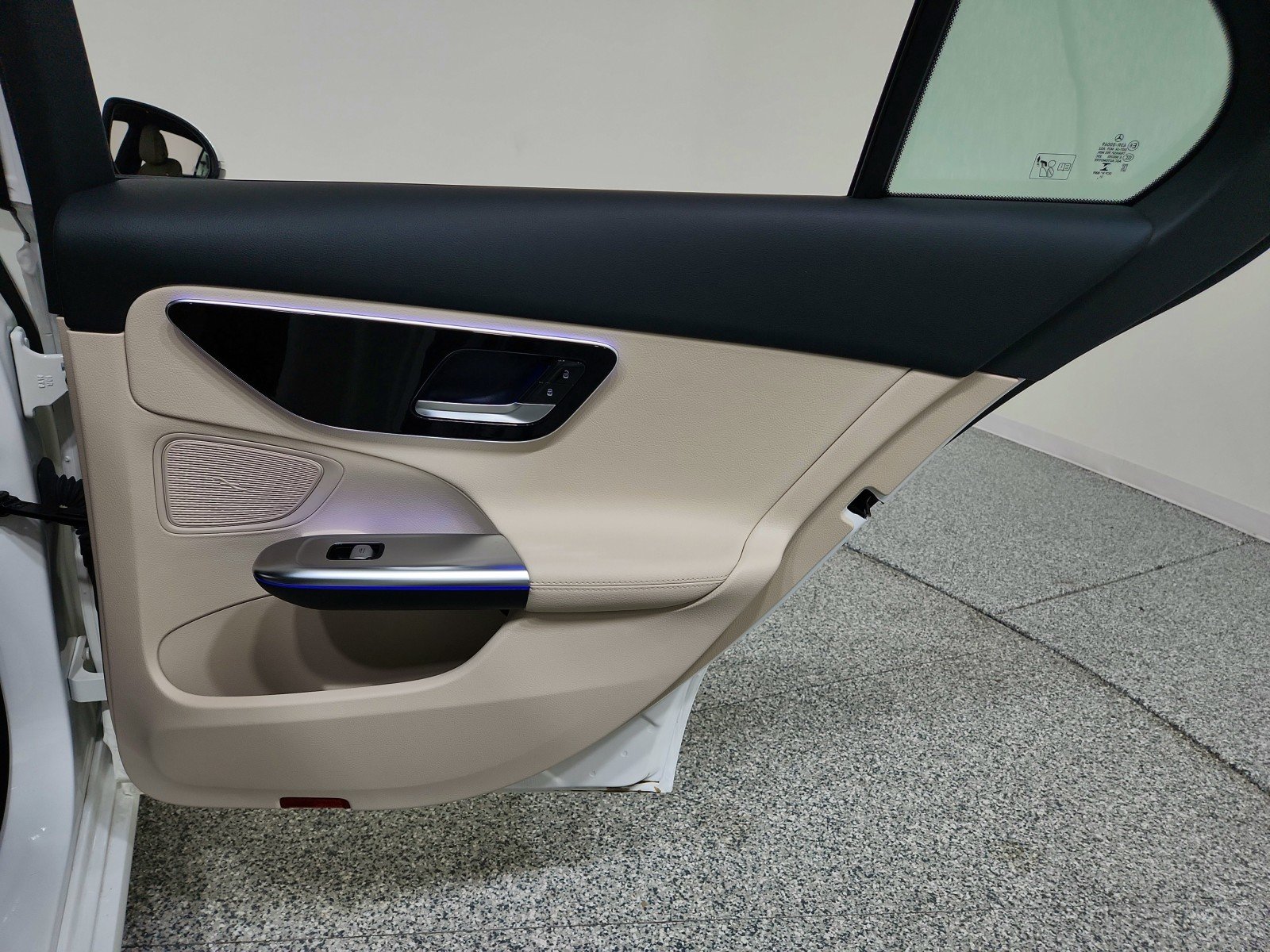 Used 2022 Polar White Mercedes-Benz C 300 image 33