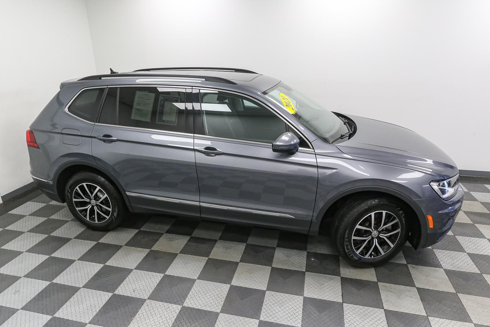 Used 2021 Platinum Gray Metallic Volkswagen SE image 6