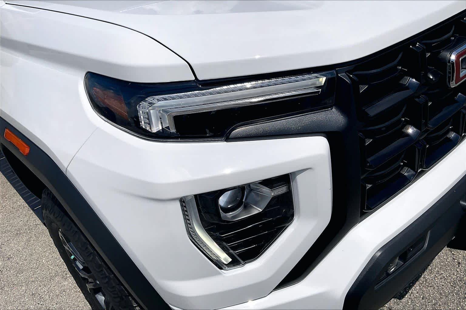 Used 2023 Summit White GMC 2WD Elevation image 26
