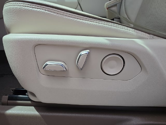 2022 GMC Yukon Denali - Photo 19