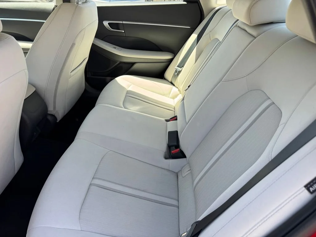 Used 2025 Red Hyundai SEL image 10