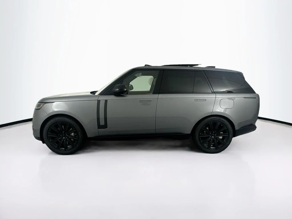 New 2026 Eiger Grey Land Rover SE image 8