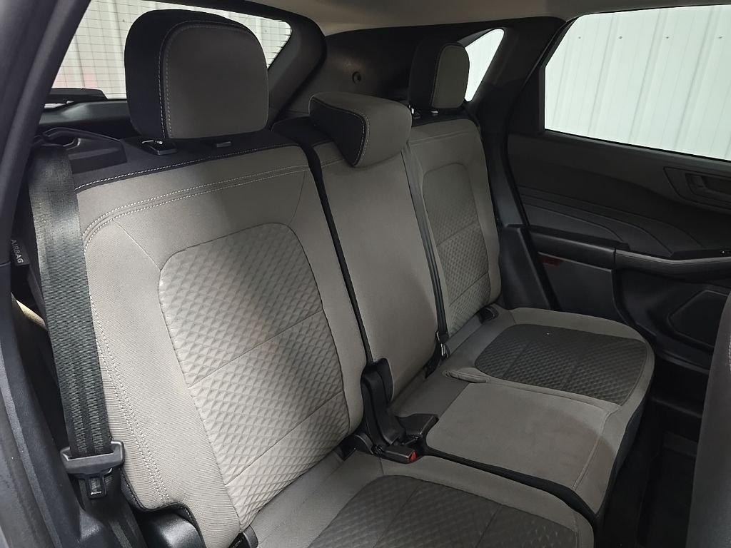 Used 2022 Gray Ford SE image 20