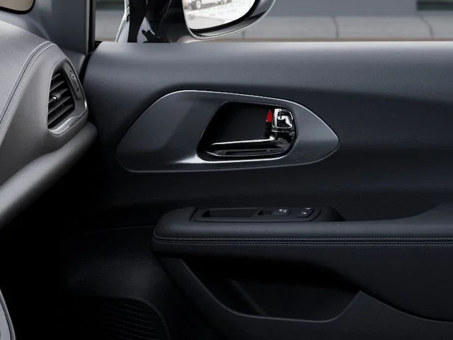 New 2026 Diamond Black Crystal Pearl-Coat Exterior Paint Chrysler Select image 25