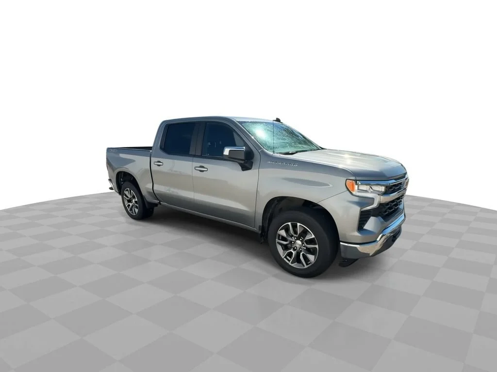 Used 2024 Sterling Gray Metallic Chevrolet LT (2FL) image 2