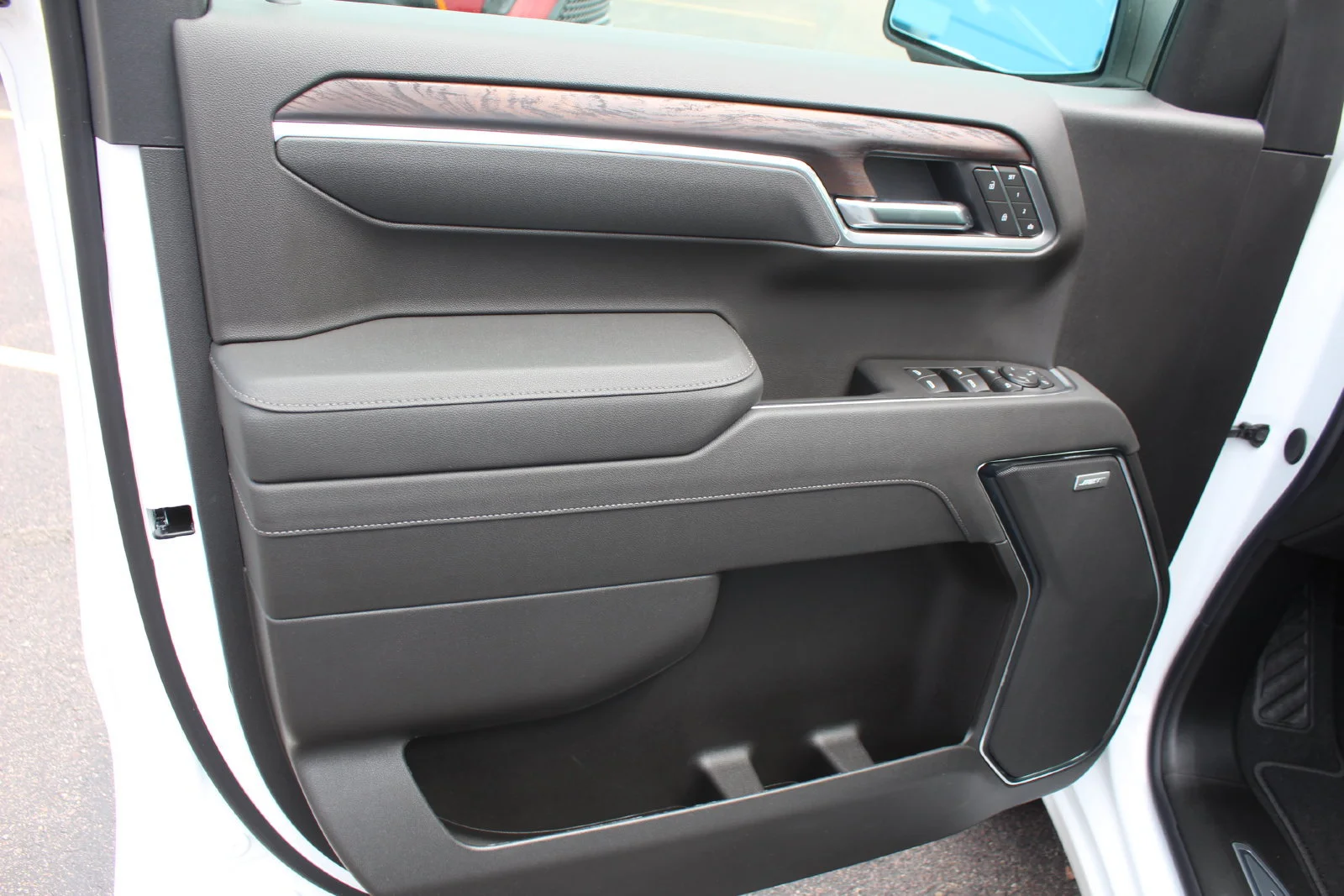 2026 GMC Sierra 1500 SLT - Photo 10
