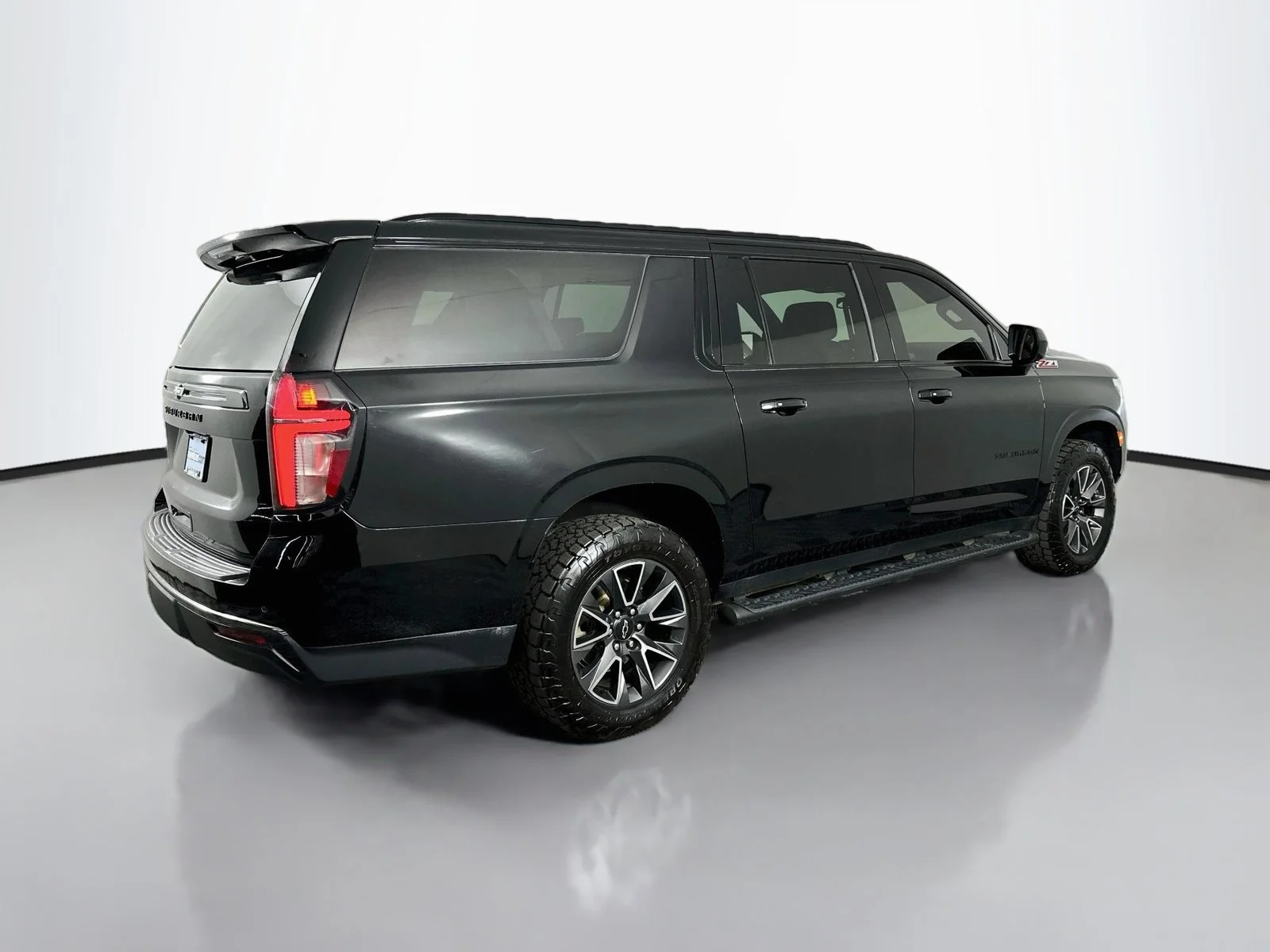 Used 2022 Black Chevrolet Z71 image 8