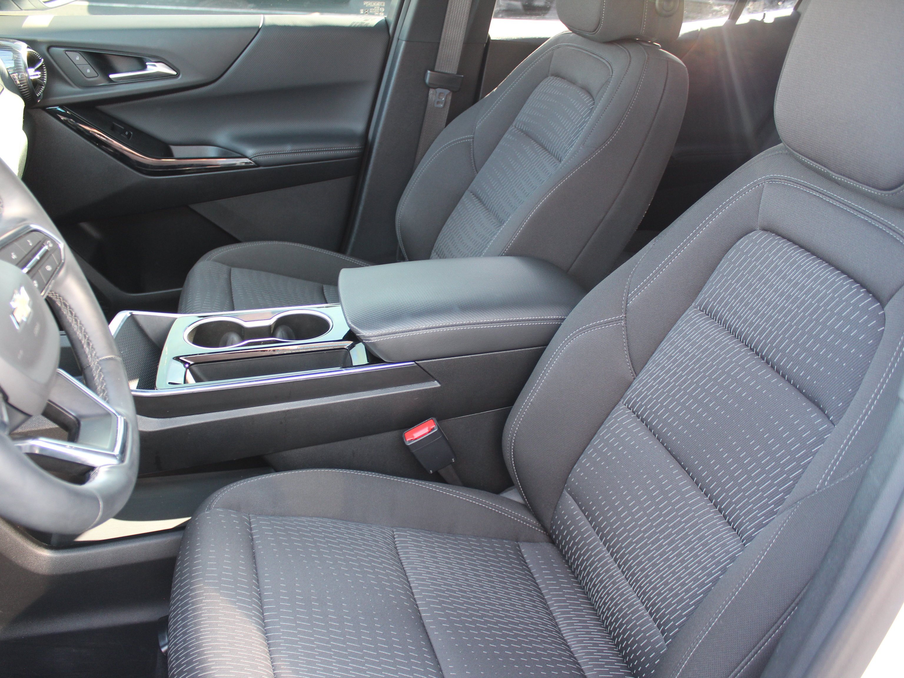 2025 Chevrolet Equinox LT - Photo 13