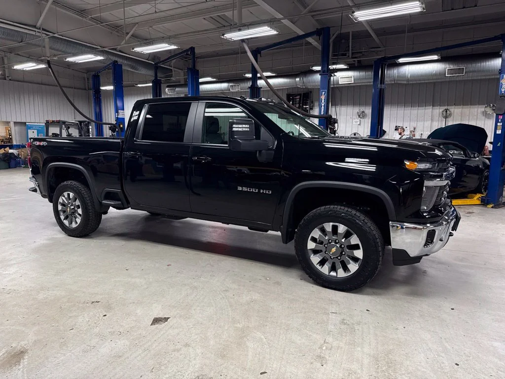 2025 Chevrolet Silverado 3500HD LT - Photo 8