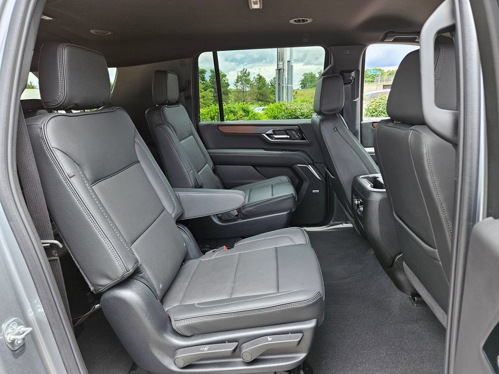 Used 2025 Sterling Metallic GMC Denali image 14