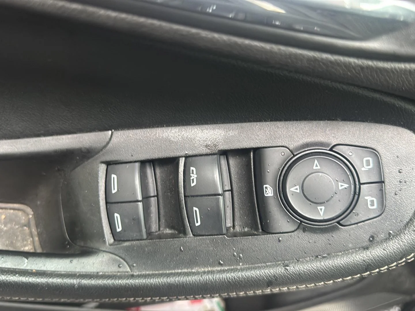 Used 2022 Ebony Twilight Metallic Buick Essence image 12