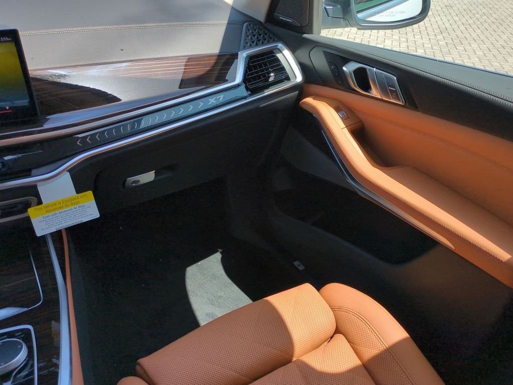 New 2027 Alpine White BMW xDrive40i image 17
