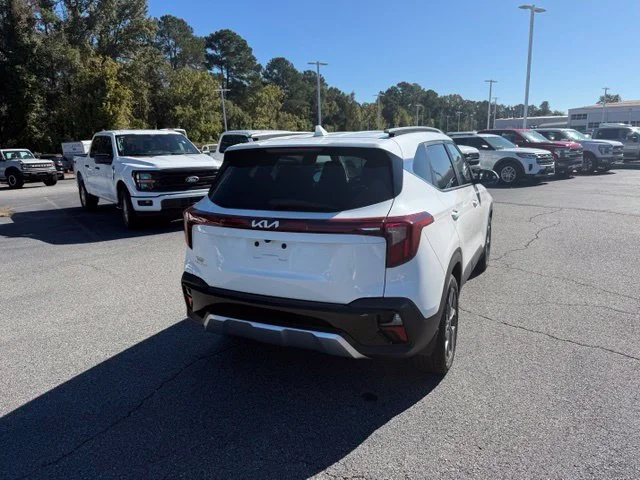 Certified Used 2024 Snow White Pearl Kia S image 4