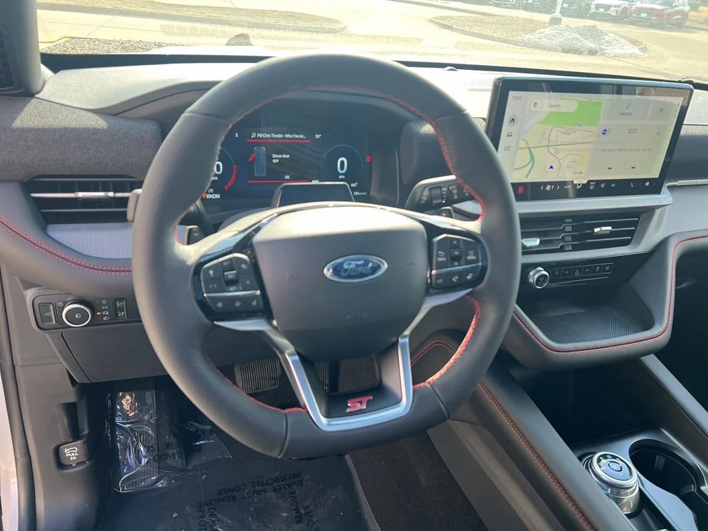 2026 Ford Explorer ST - Photo 14