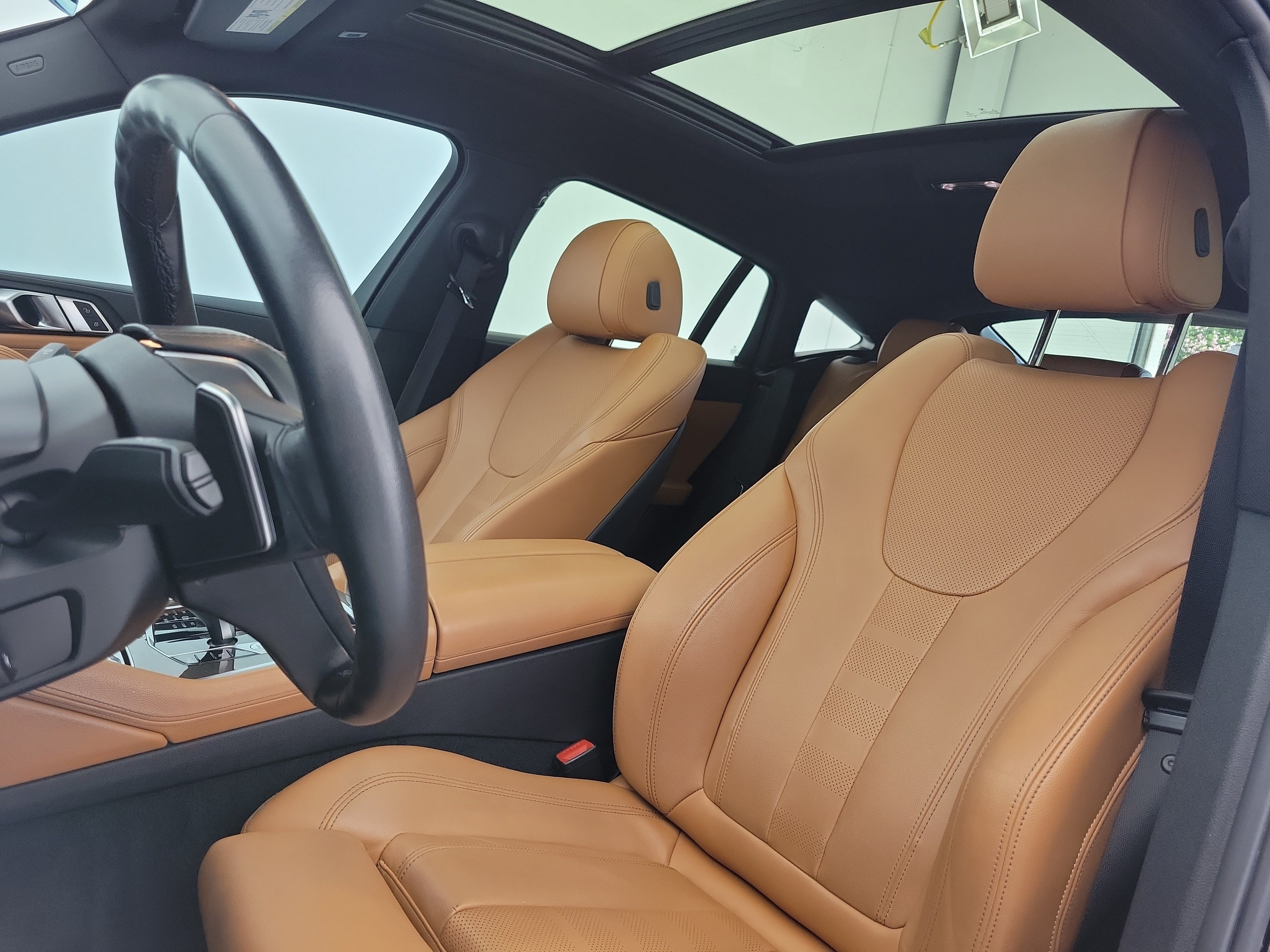 Used 2022 Jet Black BMW xDrive40i image 18