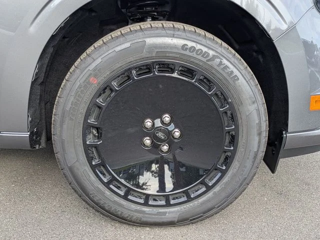New 2026 Carbonized Gray Metallic Ford Lobo™ image 11