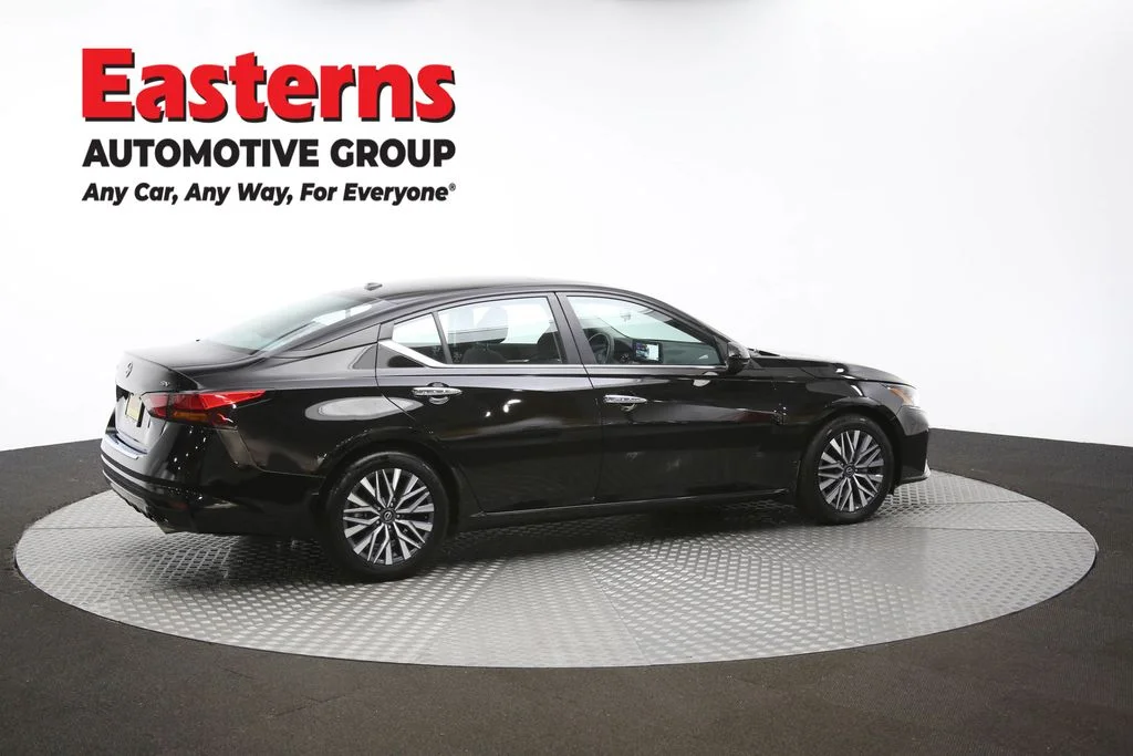 Used 2023 Black Nissan 2.5 SV image 41