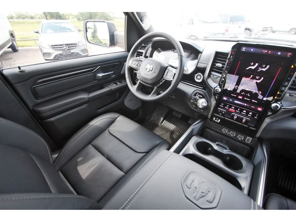 New 2026 Diamond Black Crystal Pearl-Coat Exterior Paint RAM Rebel image 7
