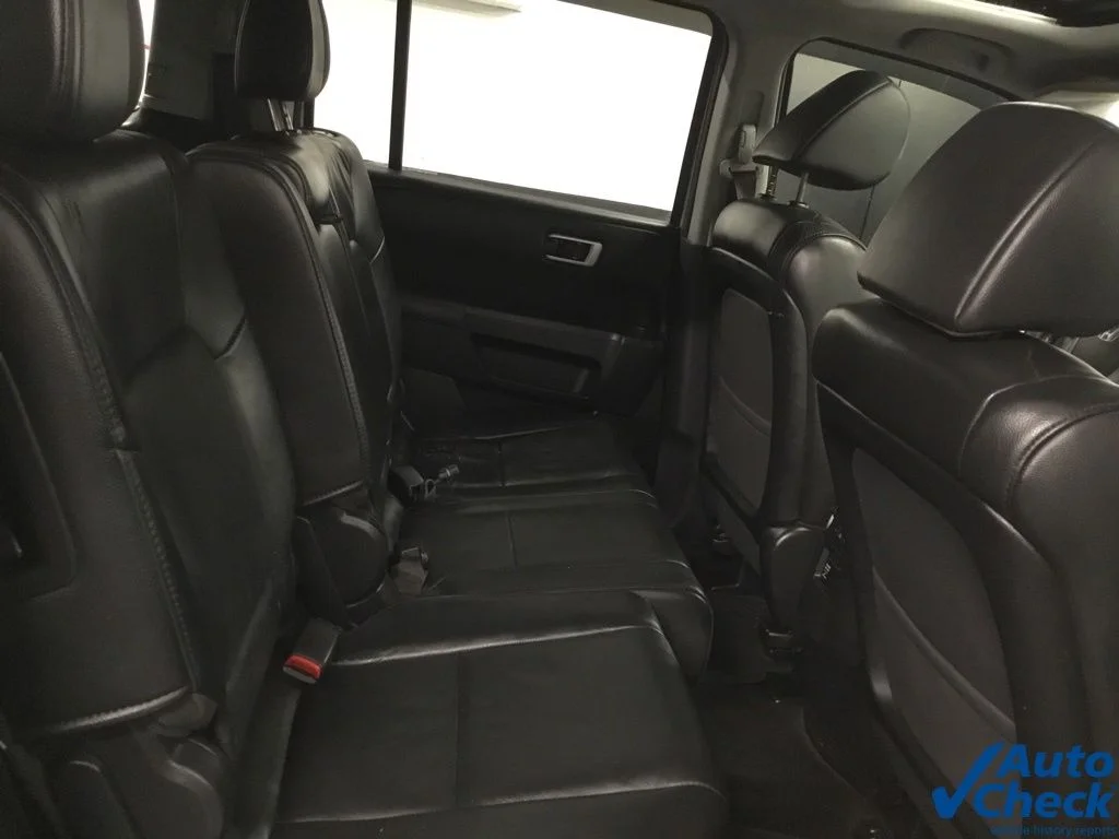 Used 2013 Silver Honda EX-L image 30