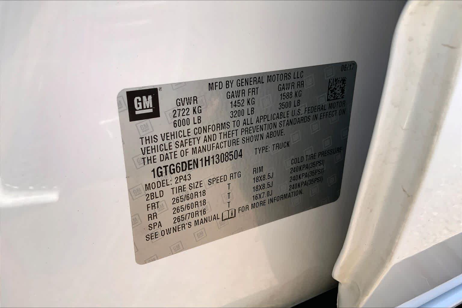 Used 2017 Summit White GMC 4WD SLT image 36