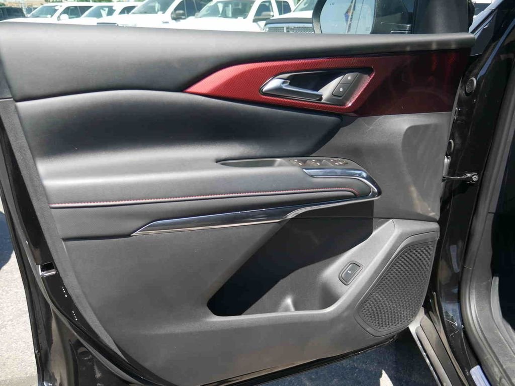 Used 2026  Chevrolet Z71 image 24