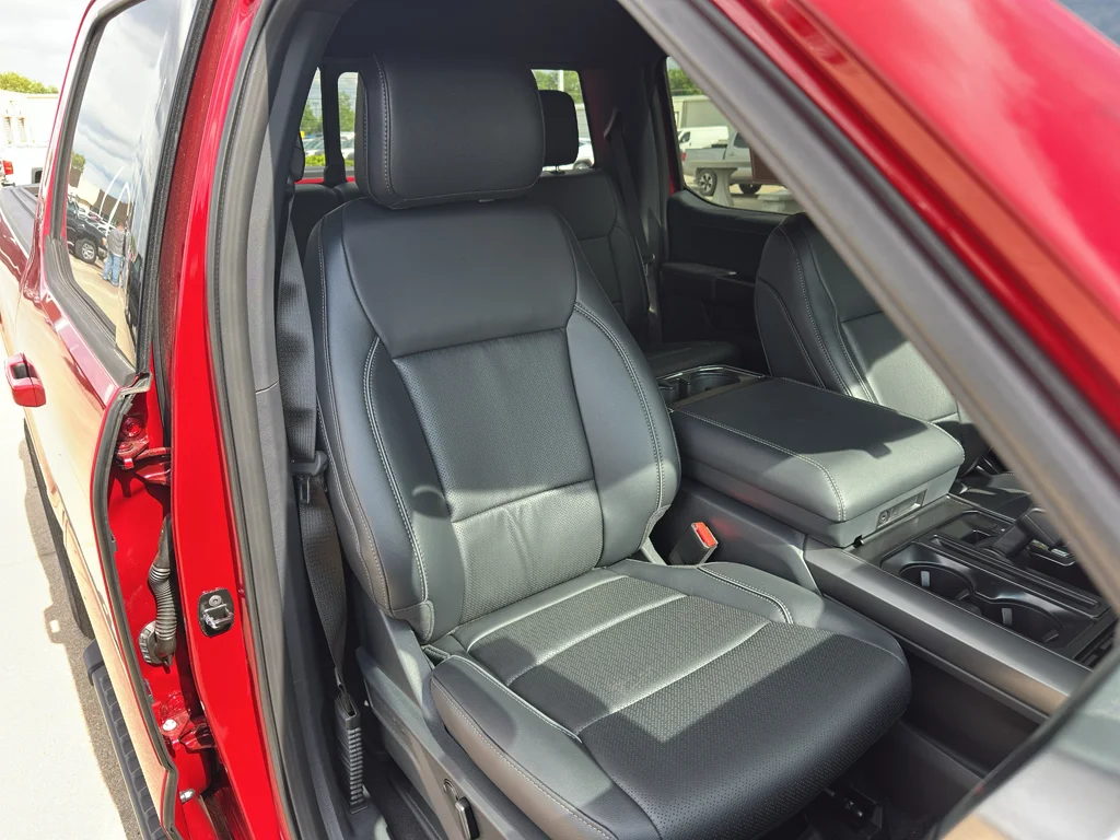 New 2025 Rapid Red Metallic Tinted Clearcoat Ford Lariat® image 33