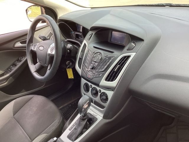 Used 2014 Red Ford SE image 19